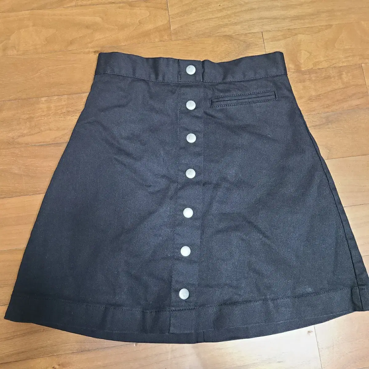 Buttoned A-line skirt