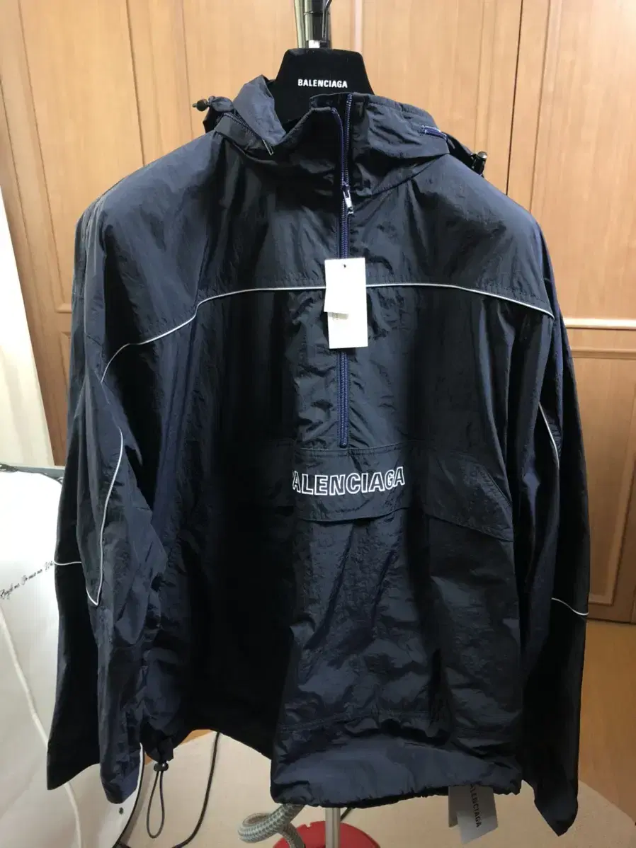 (Price drop) Balenciaga Anorak 19SS Dark Navy