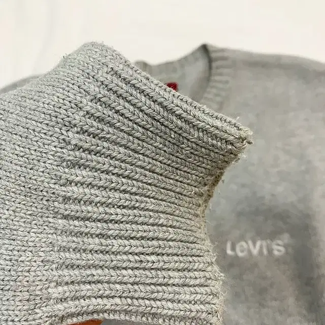 LEVI'S 레드탭 니트