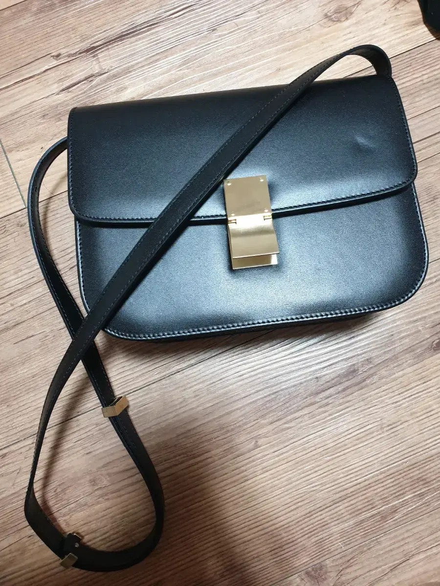 Black Classic Box Bag (New Product)