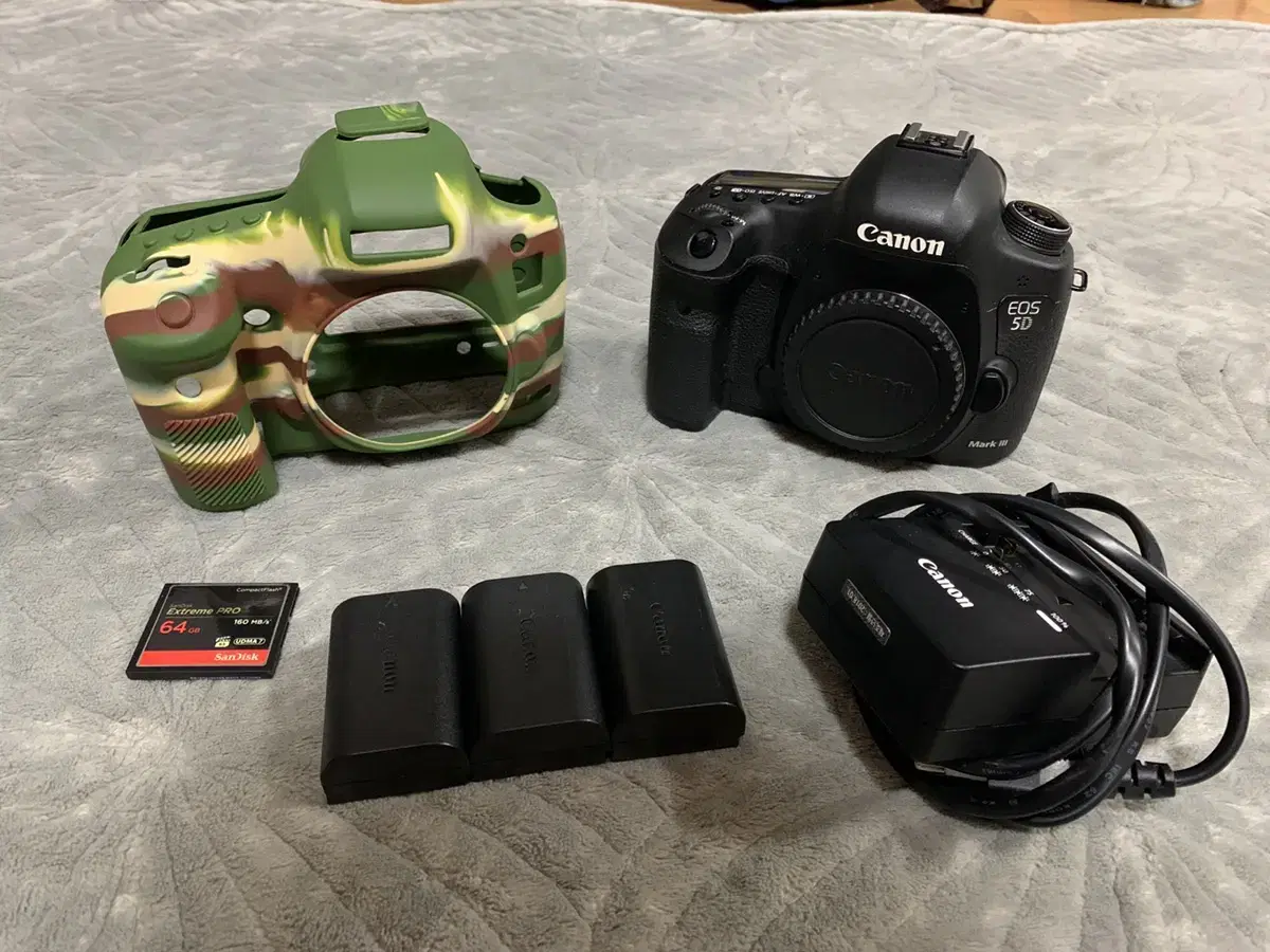 We sell genuine 5Dmark3 camera bodies.