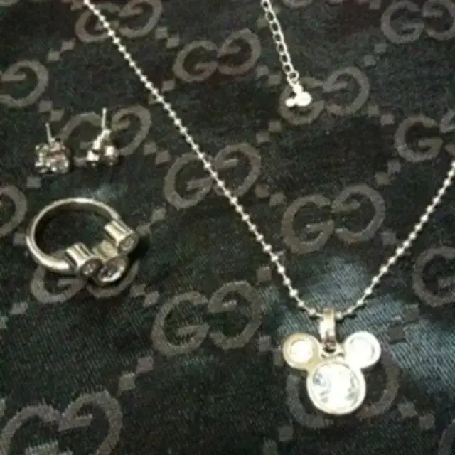 Walt Disney Accessories