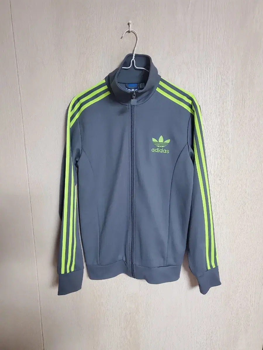 adidas europa jersey tracktop gray spherical gray fluorescent 90