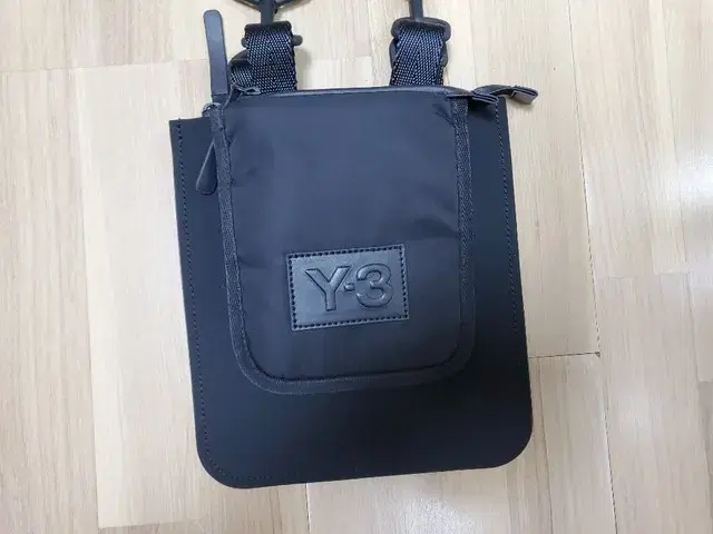 Y-3 Reporter messenger bag