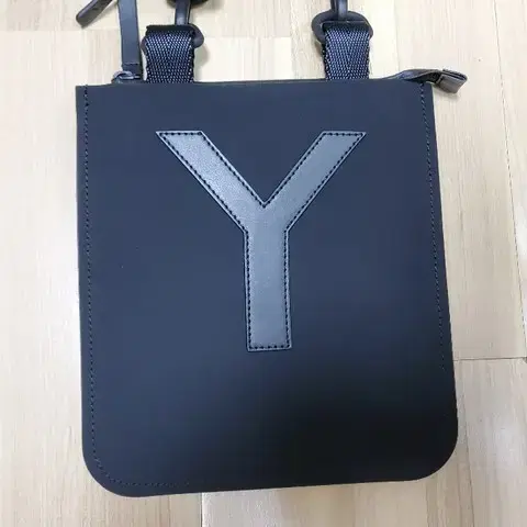 Y-3 Reporter messenger bag