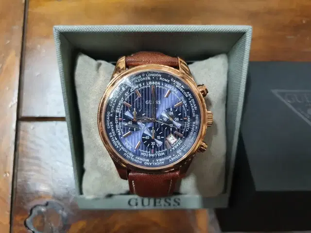 게스 guess 남성 크로노그래프 시계