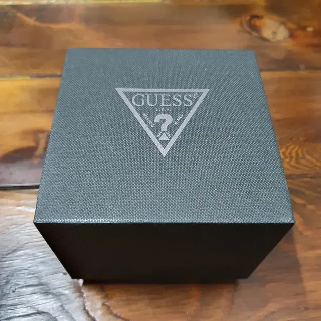 게스 guess 남성 크로노그래프 시계