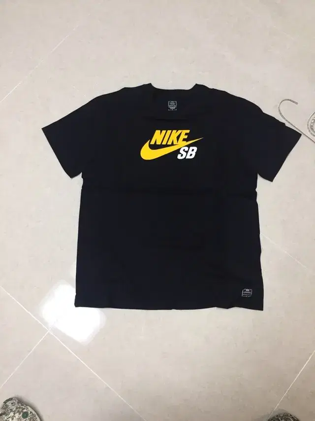 Nike sb_Nike sb Black,Yel T-shirt_Overseas large