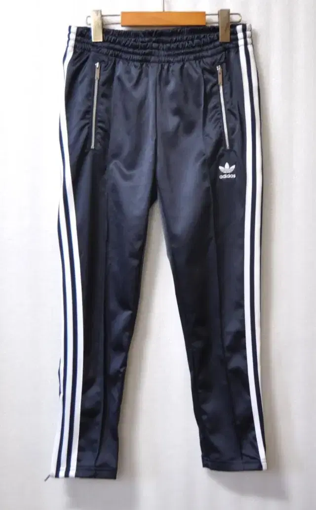 adidas/Women's Seamless 9-Piece Pants (Waist 27)