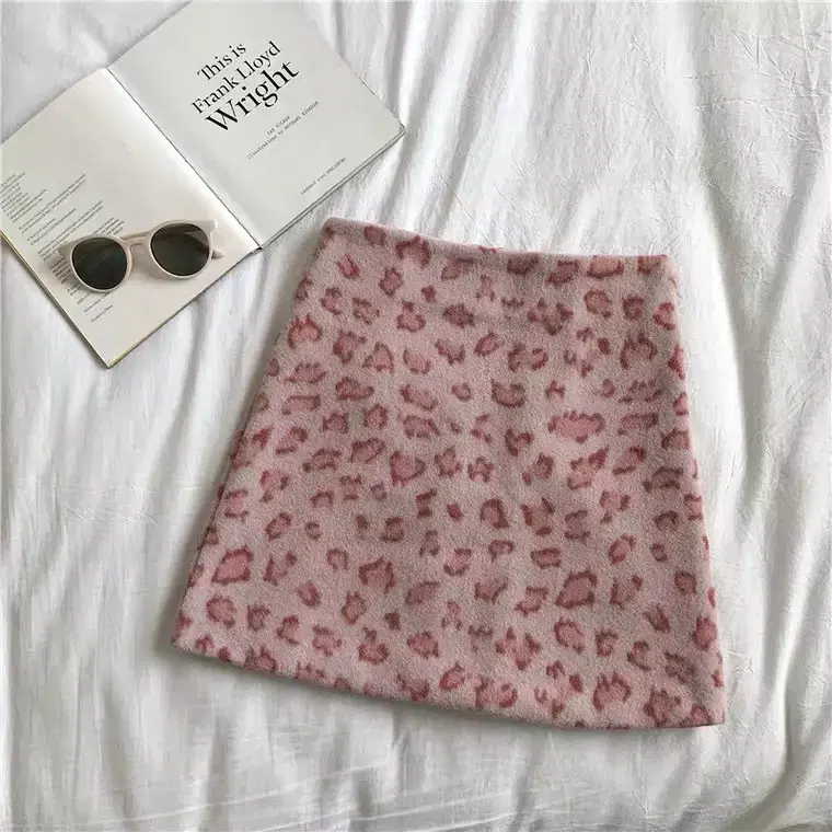 New arrivals Pink leopard skirt