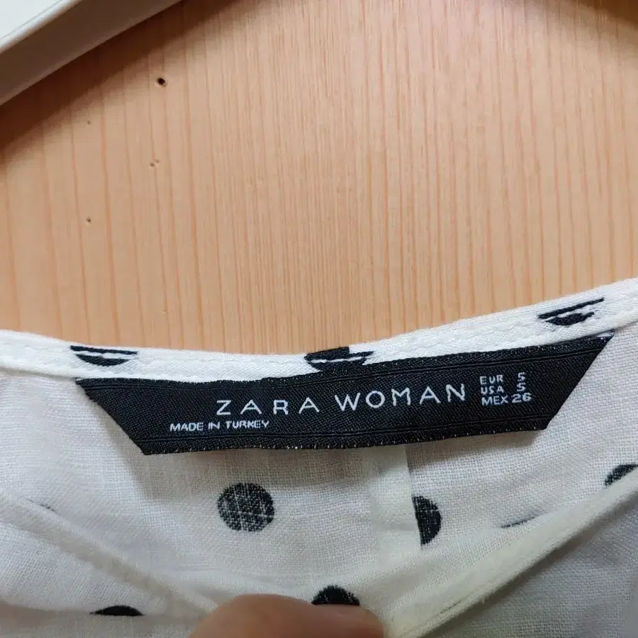 ZARA 자라 린넨 허리리본장식 도트 블라우스