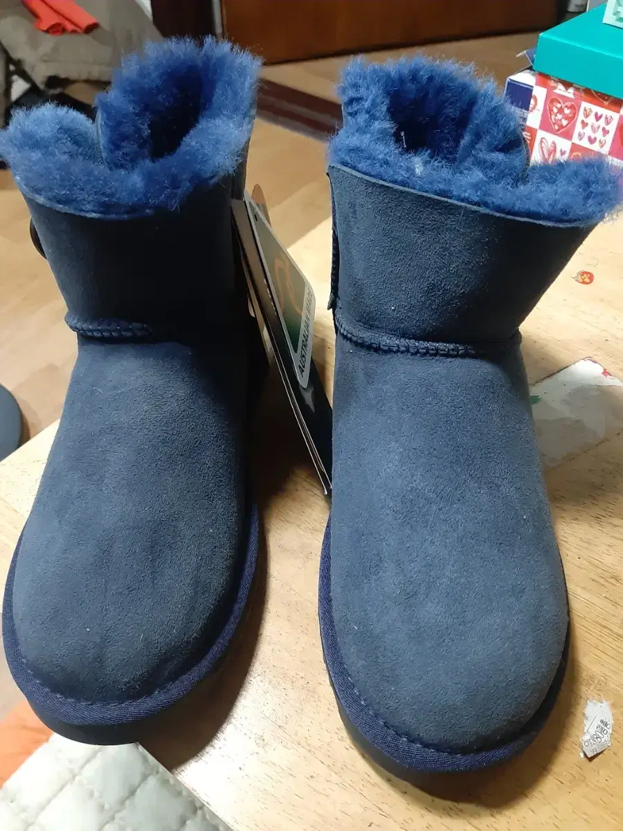 UGG  정품 부츠235