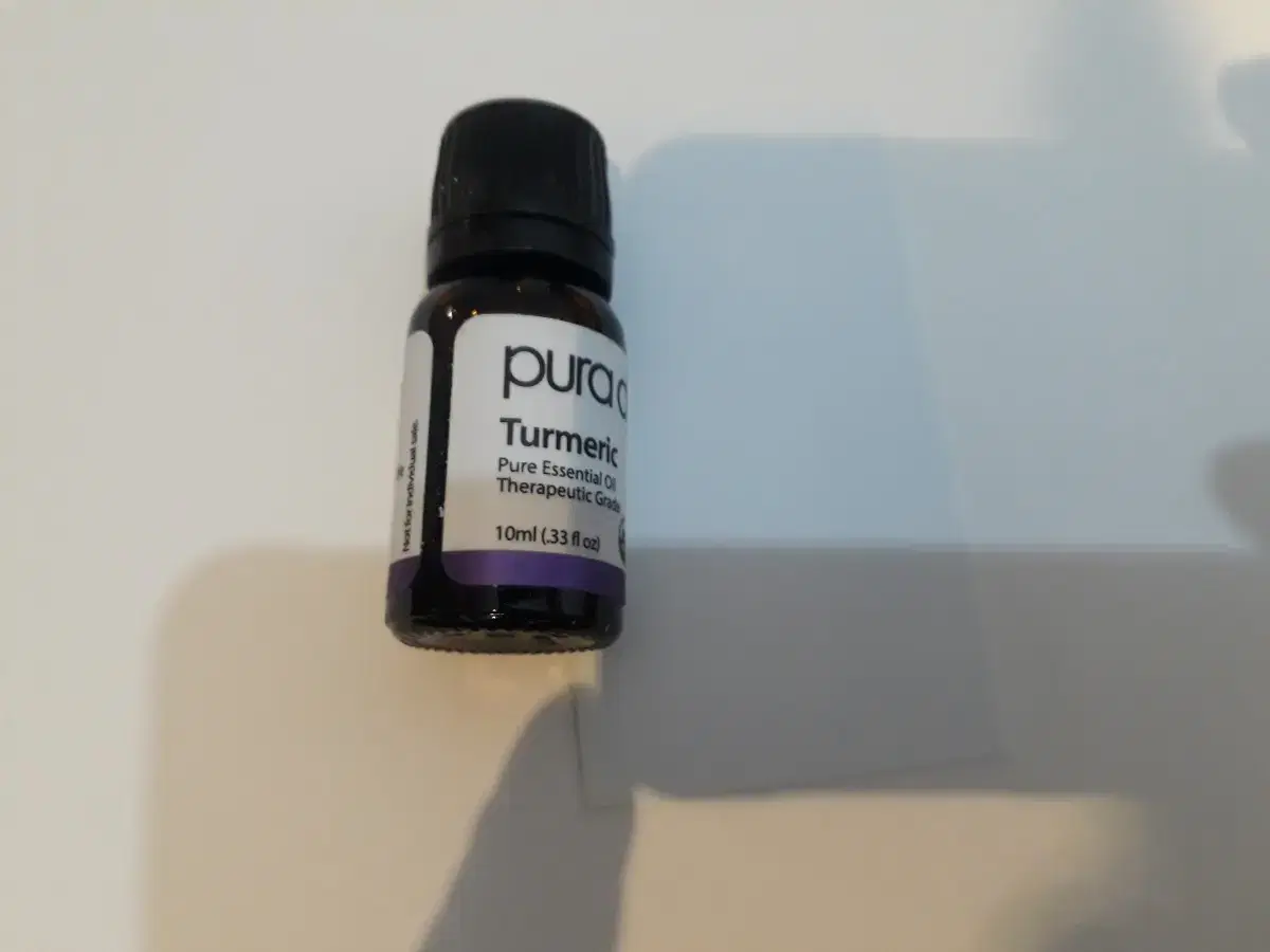 Turmeric essential oil 10ml for use in cases of poor circulation