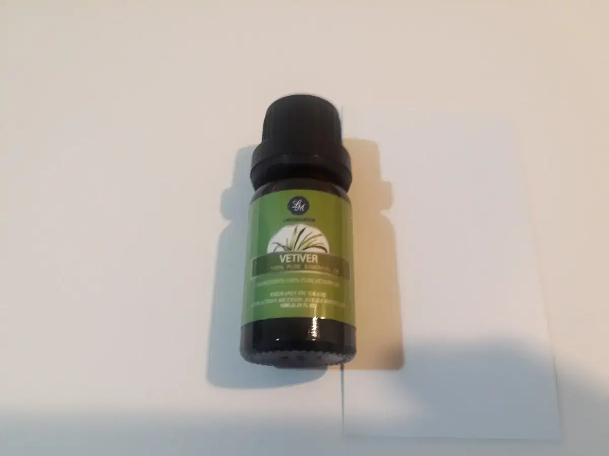 10 ml of general vetiver essential oil 1 bottle