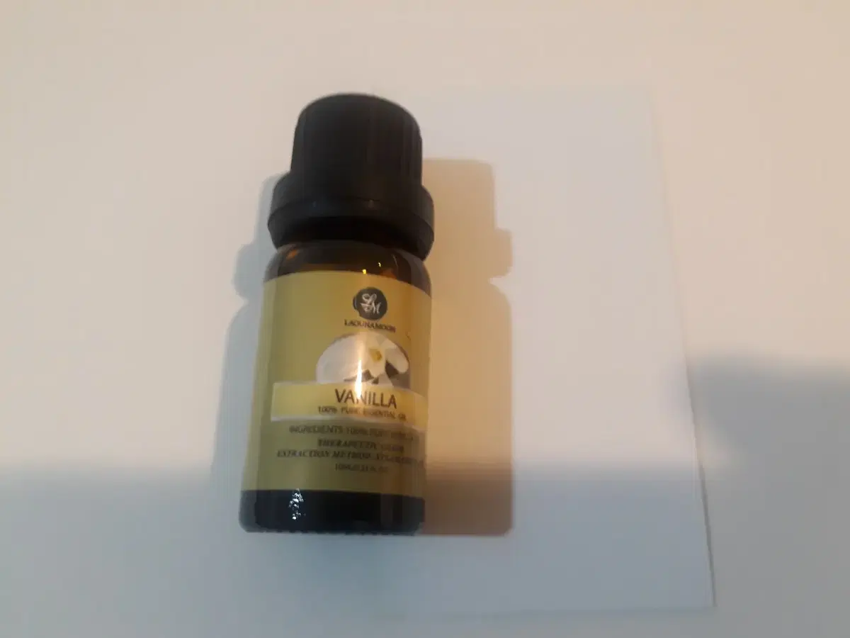 One 10ml bottle of vanilla essential oil