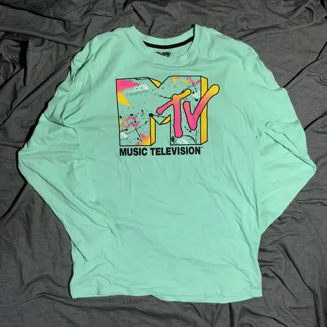 MTV L/S round neck t shirts Sz L