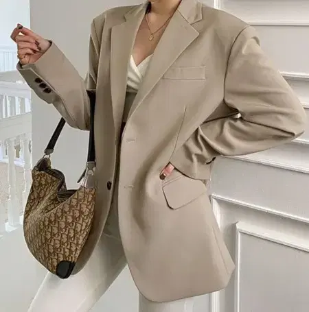 Black-up beige women's jacket