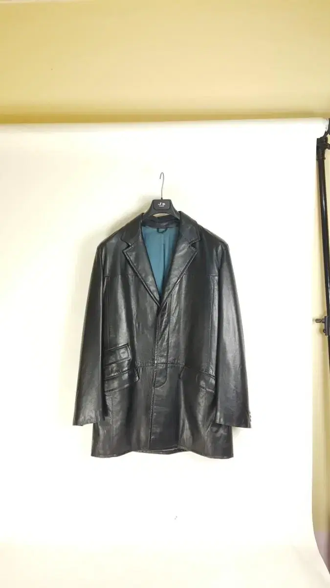 Vari Warmo Black Sheepskin Jacket for Men