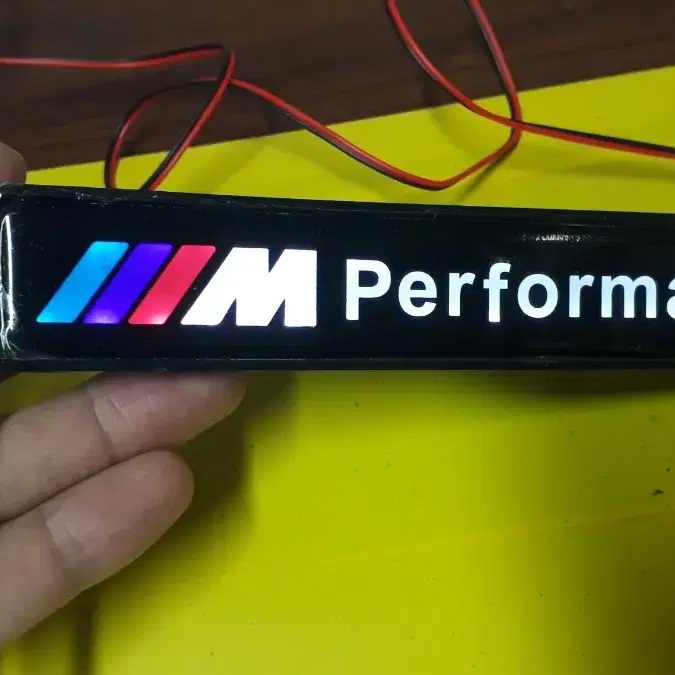 BMW M PERFORMANCE LED 엠블럼