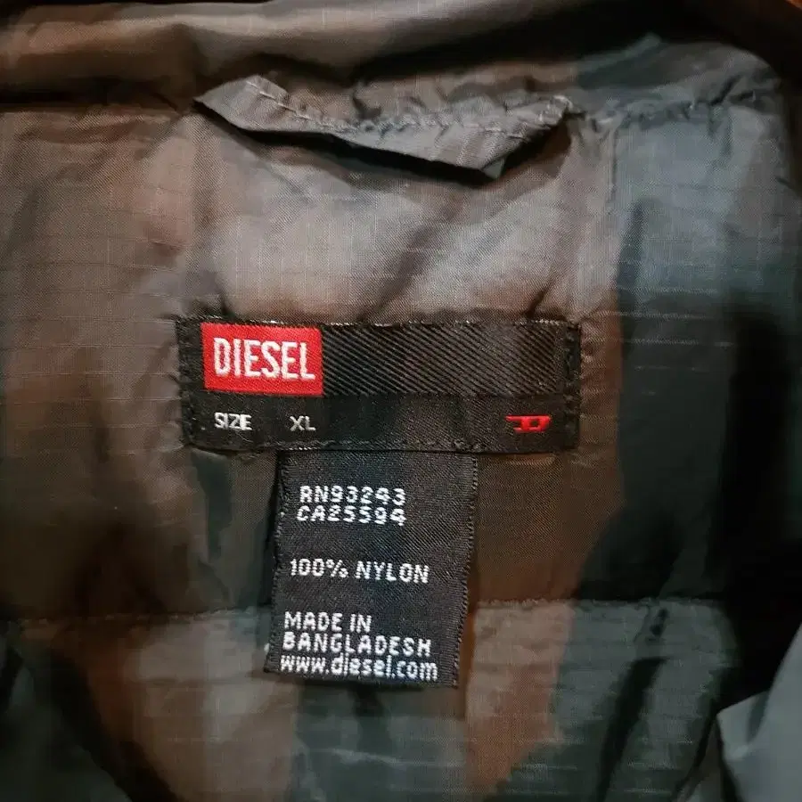 디젤 구스 패딩조끼 diesel