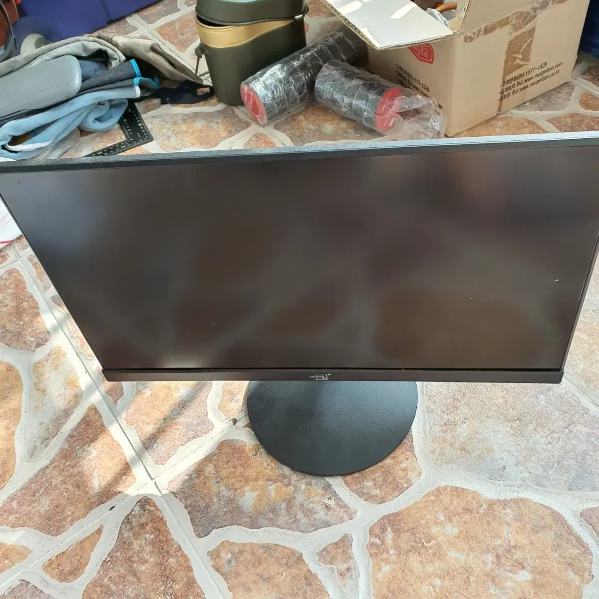 I'm selling a 20-inch IPS monitor