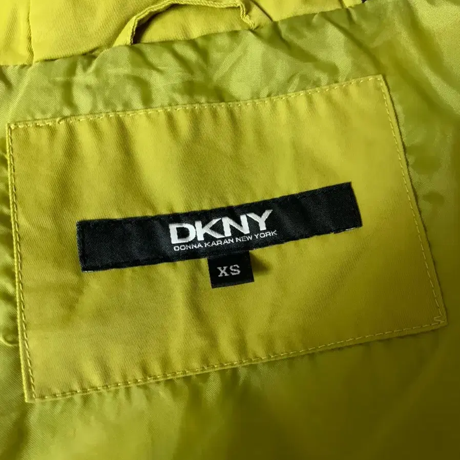 DKNY 숏패딩