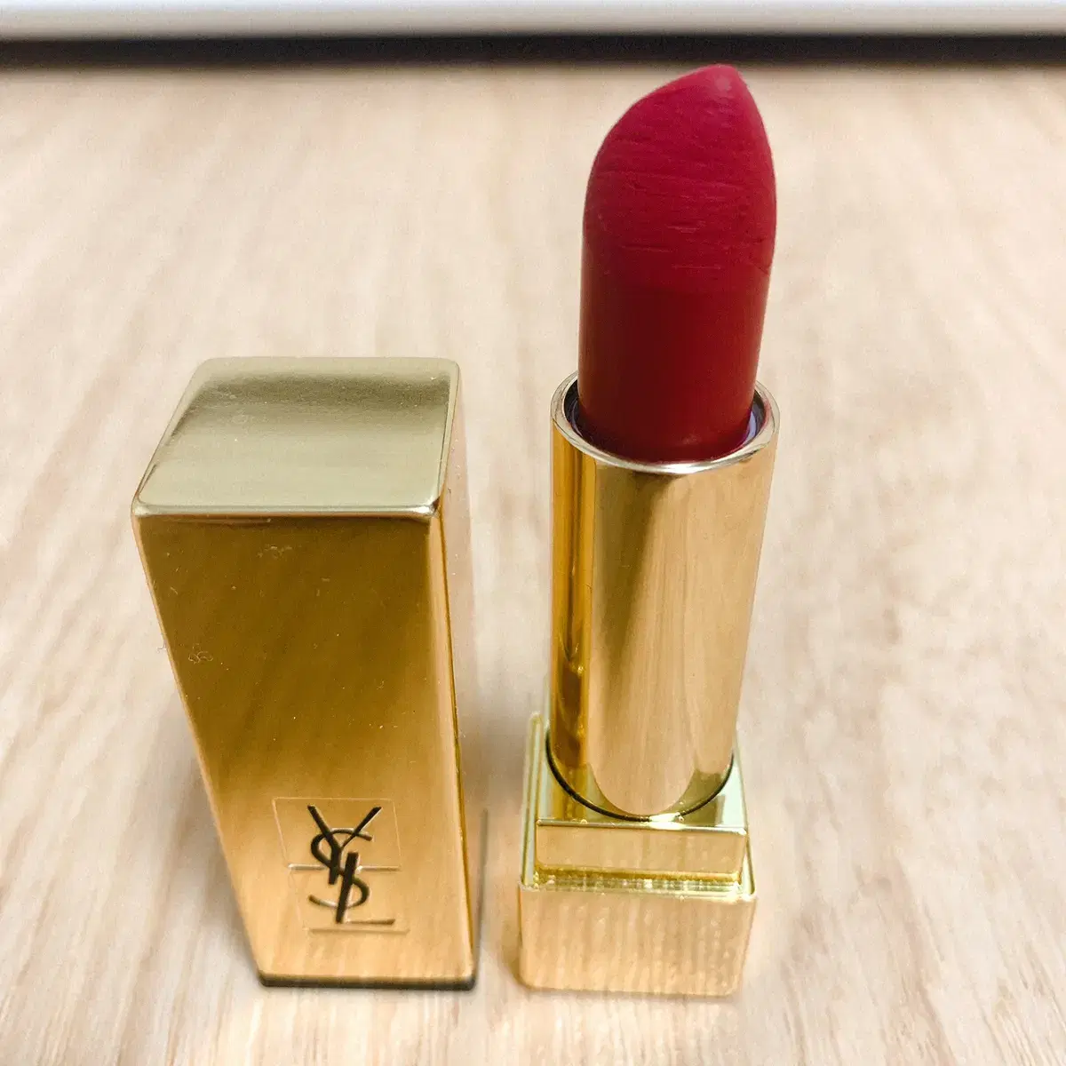 Yves Saint Laurent lipsticks / tints