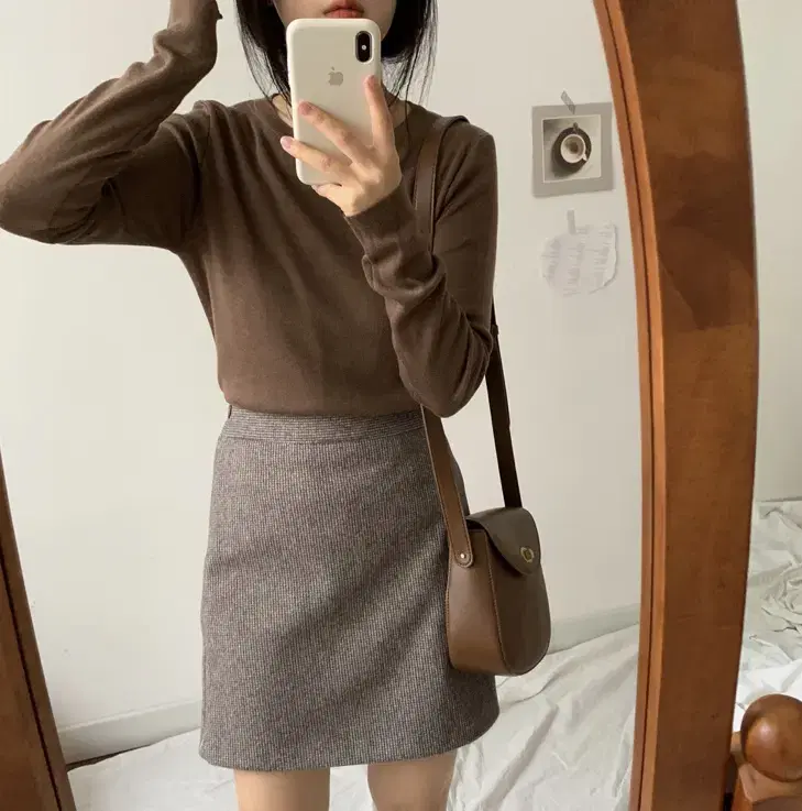 Brown plaid skirt (60% wool, lining)