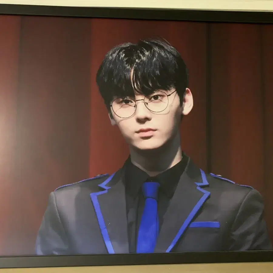 황민현 A2 액자