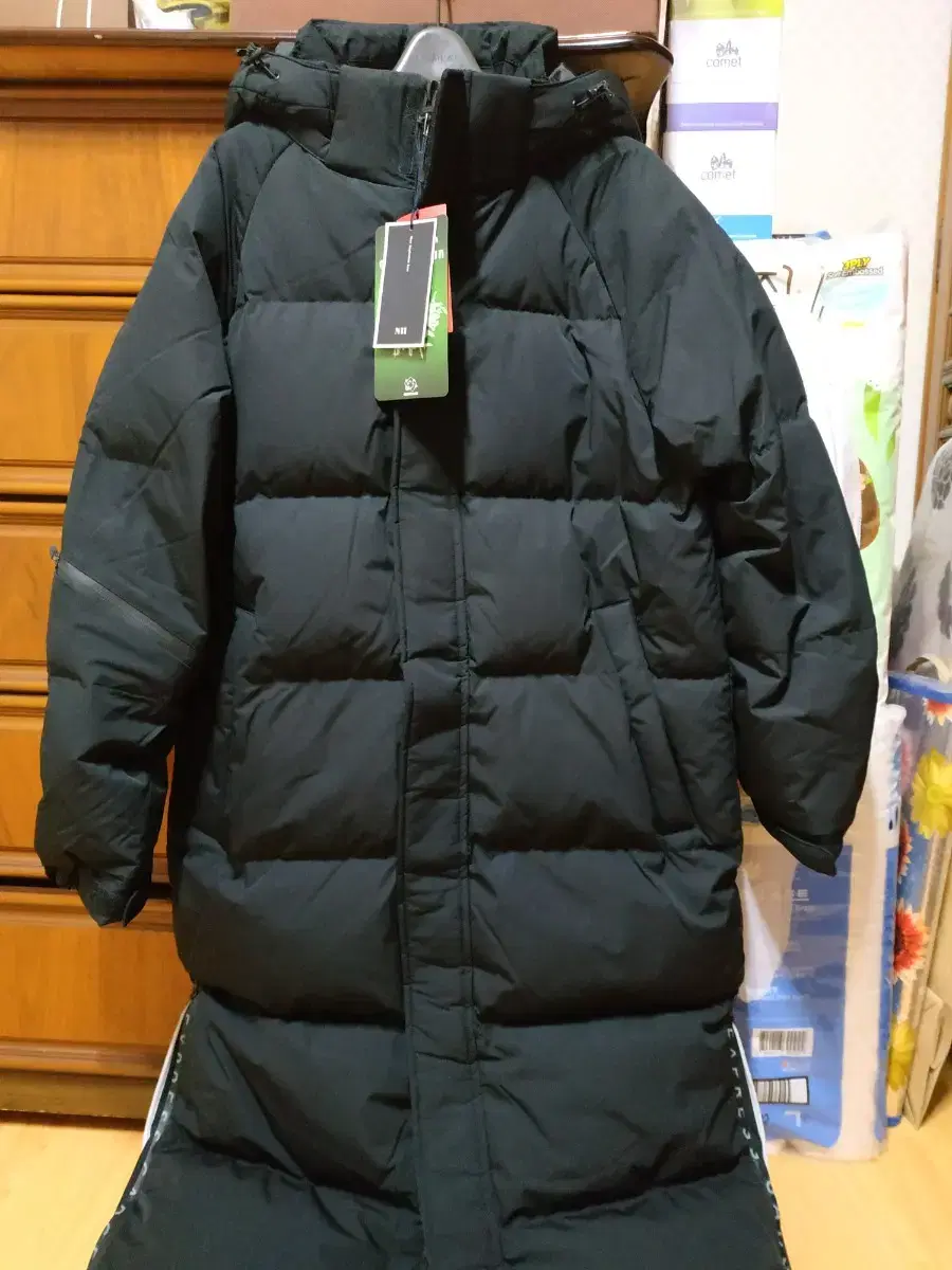 New unworn and unopened Nii men's and women's Goose black long padded jacket size 95 for 7,000 won