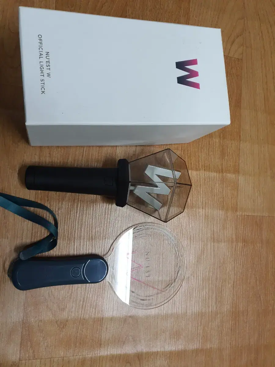 Nu'est Lightstick