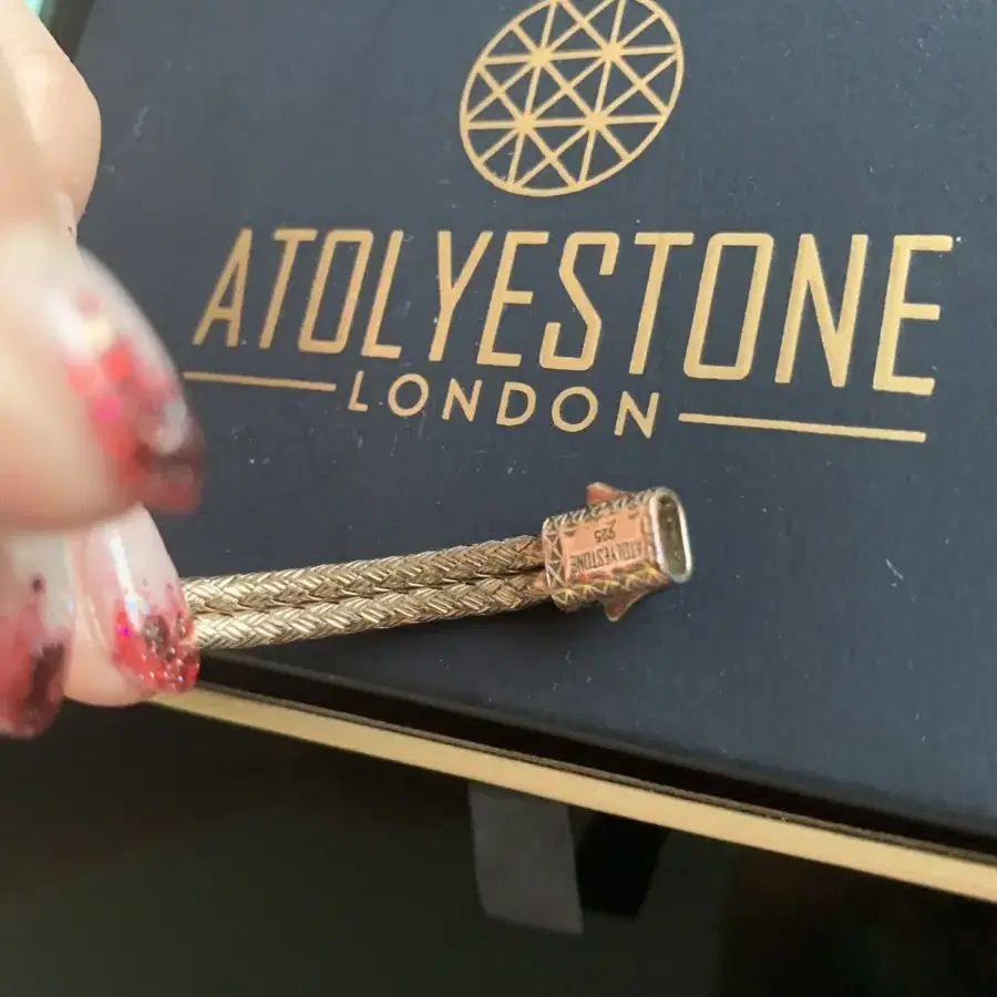 ATOLYESTONE(영국런던)