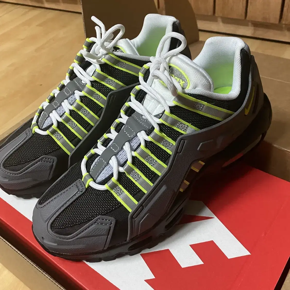 새상품_NIKE air max95 NDSTRKT