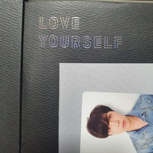 방탄 Love Yourself 전 tear 앨범 포스터