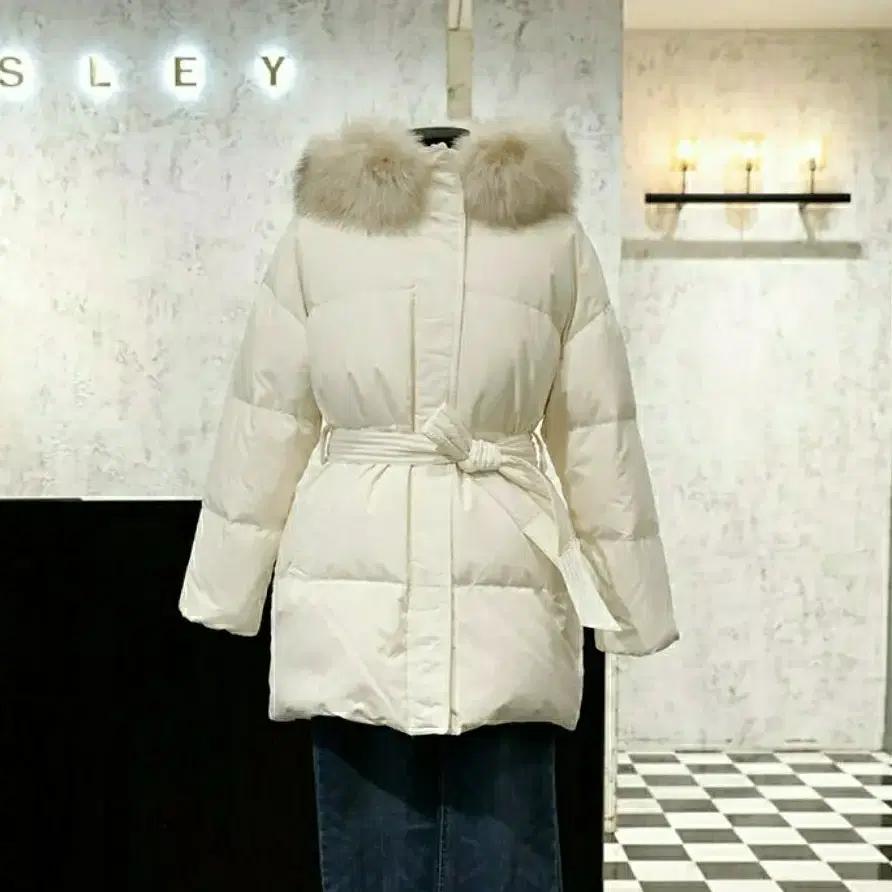 시슬리(SISLEY) 폭스퍼 구스다운 패딩