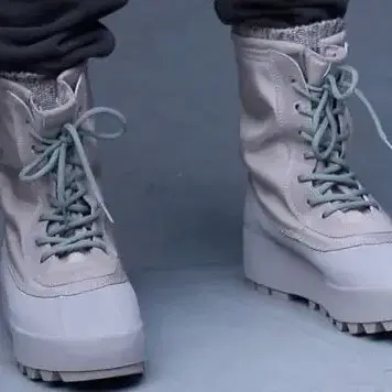 Yeezy 950 season 3 sales