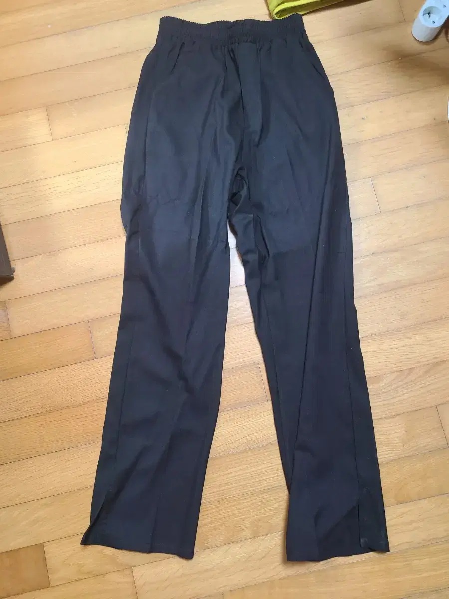 adidas wide slacks extreme mint condition 30 31 size sell