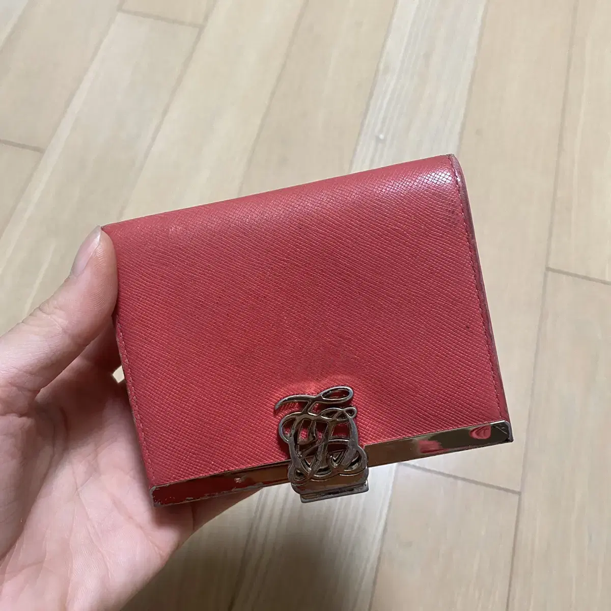 I'm selling a Louis Quatorze wallet