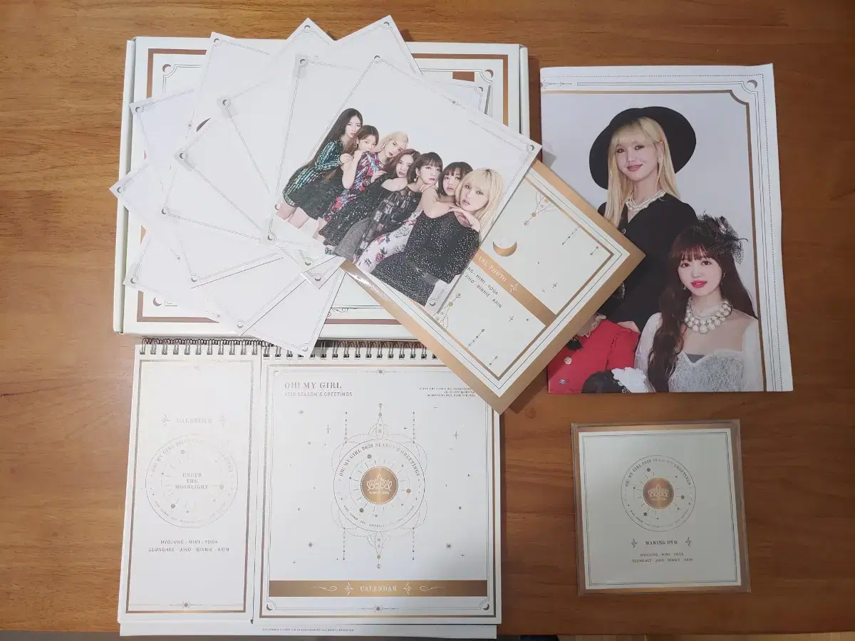 (last price reduced) oh my girl 2020 Season's Greetings Calendar Sig