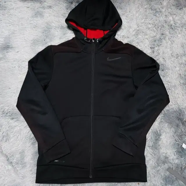 100 Nike Thermafit Swoosh Hoodie Zip Up