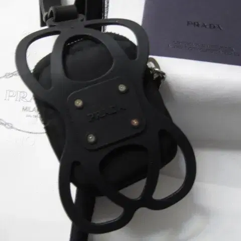 프라다 PRADA / 지퍼파우치 폰홀더 스트랩