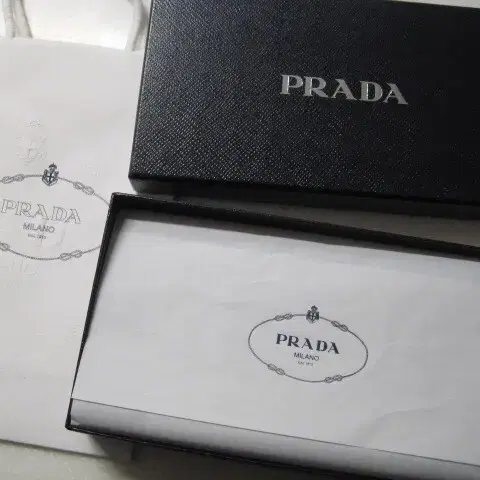 프라다 PRADA / 지퍼파우치 폰홀더 스트랩