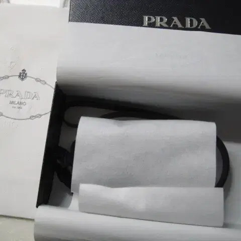 프라다 PRADA / 지퍼파우치 폰홀더 스트랩