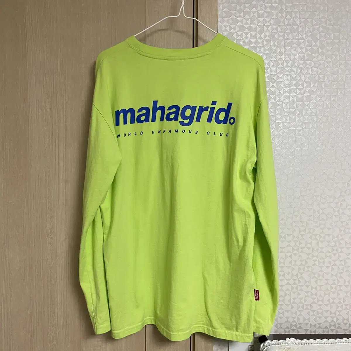 Mahagrid Sleeve + Sticker