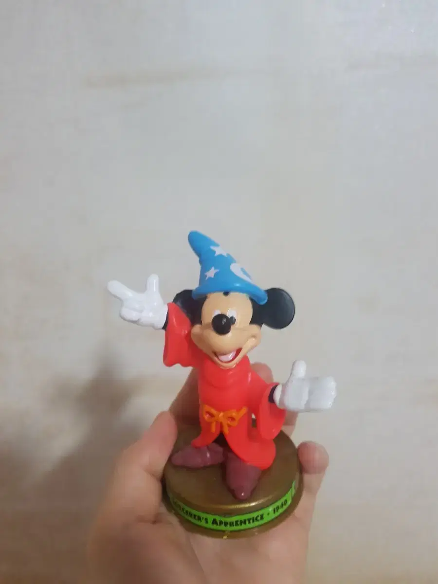 Fantasia sells Mickey Mouse figurines.