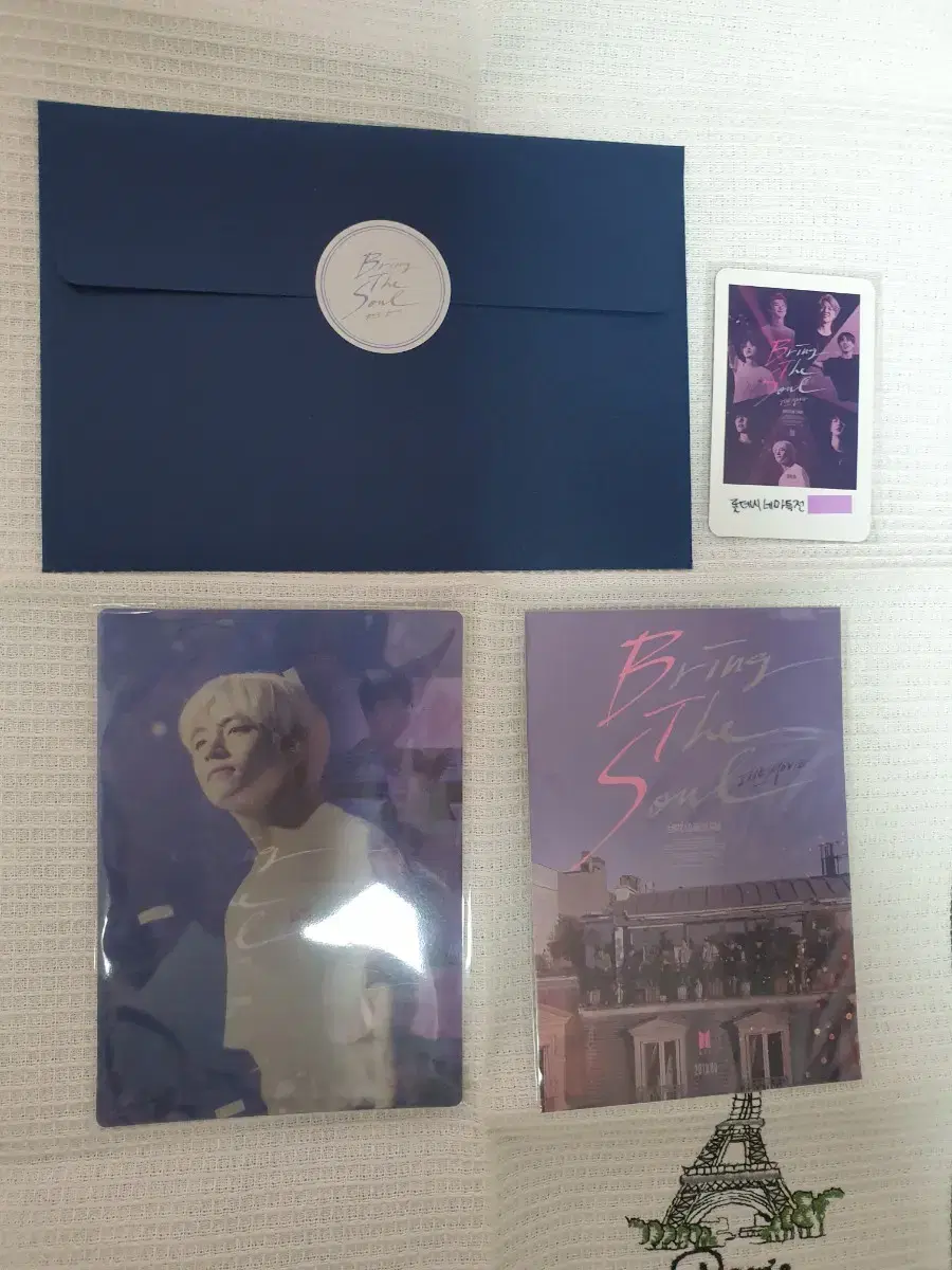 Taehyung BringerSoul Movie weverse pre-order benefit Lenticular+unsealed postcard