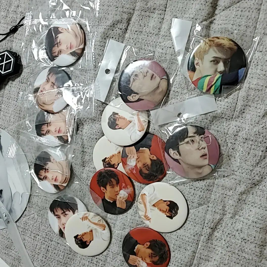 Sehun Pinbutton Mirror Magnet