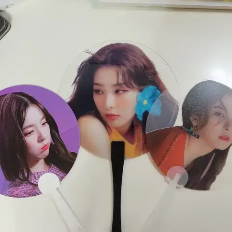 레드벨벳 슬기 아이린 부채