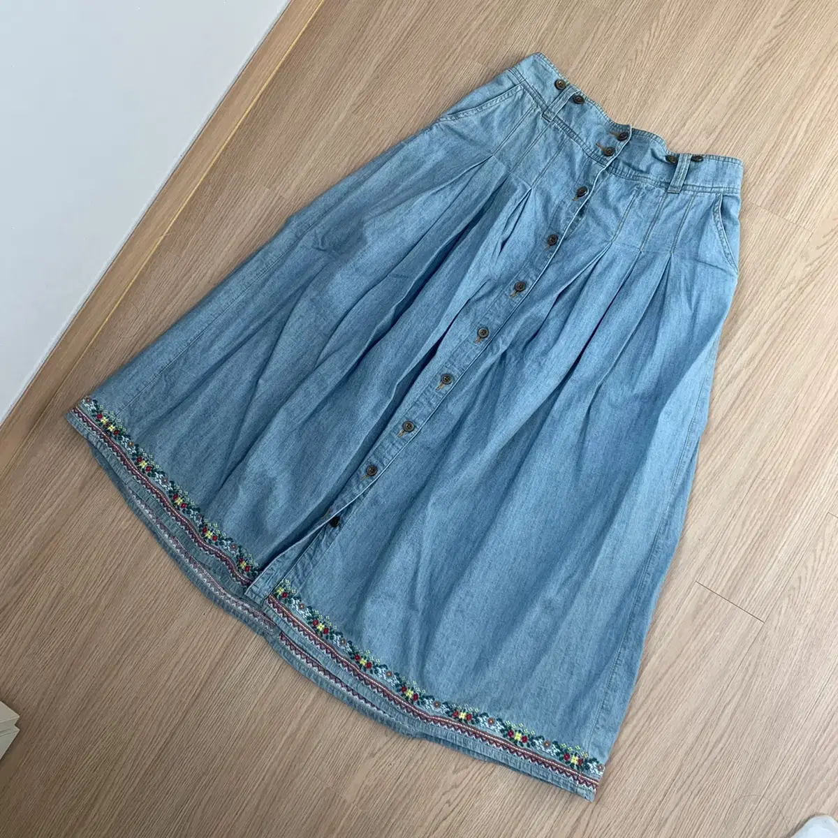 Vintage, secondhand, floral embroidery denim skirt