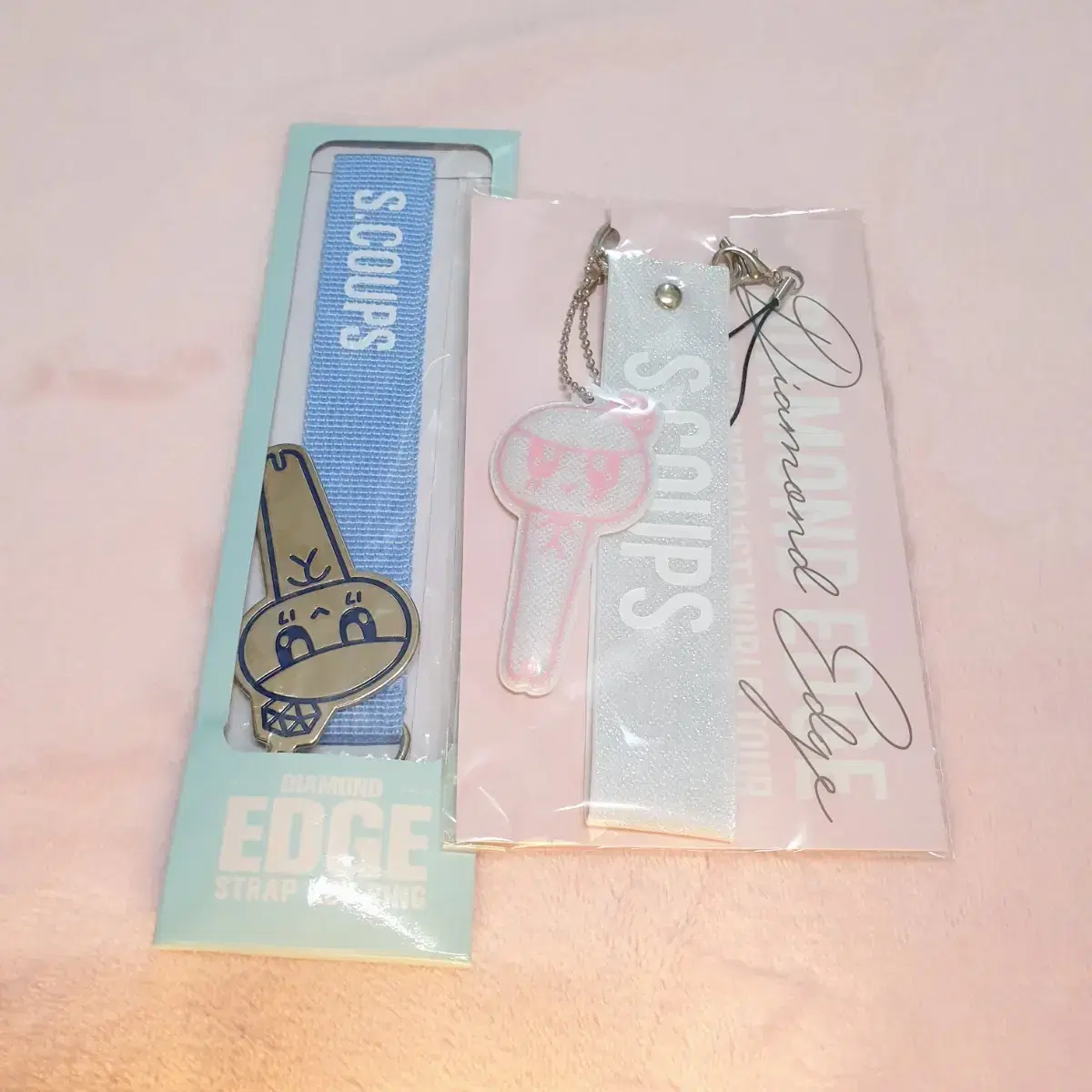 Seventeen s.coups Edgecon Strap sealed Keyring